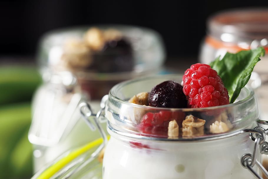 Close up image of a greek yogurt parfait.