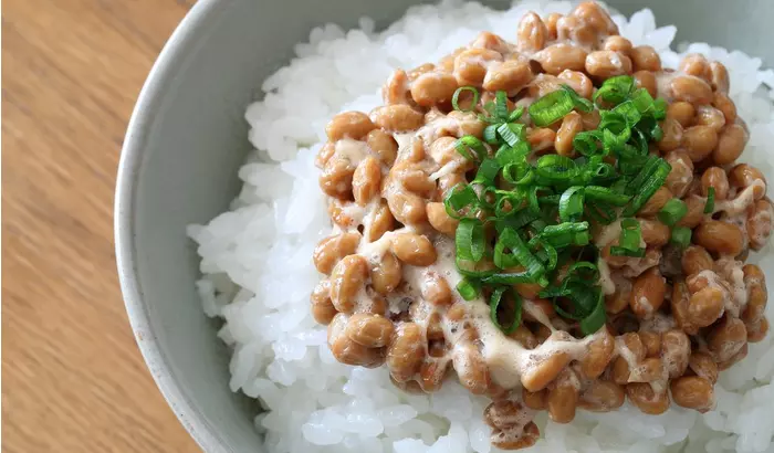 What Does Natto Taste Like? Benefits of Fermented Soybeans